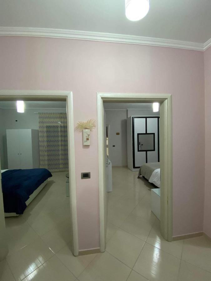 Orfeas Central Apartment Fier Luaran gambar