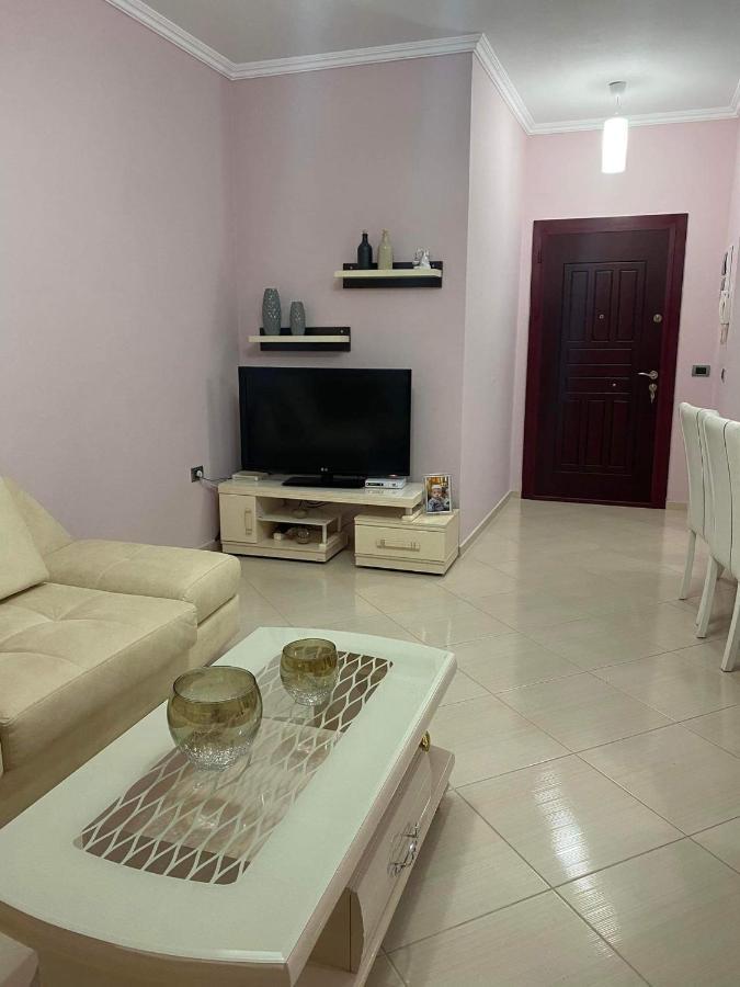 Orfeas Central Apartment Fier Luaran gambar